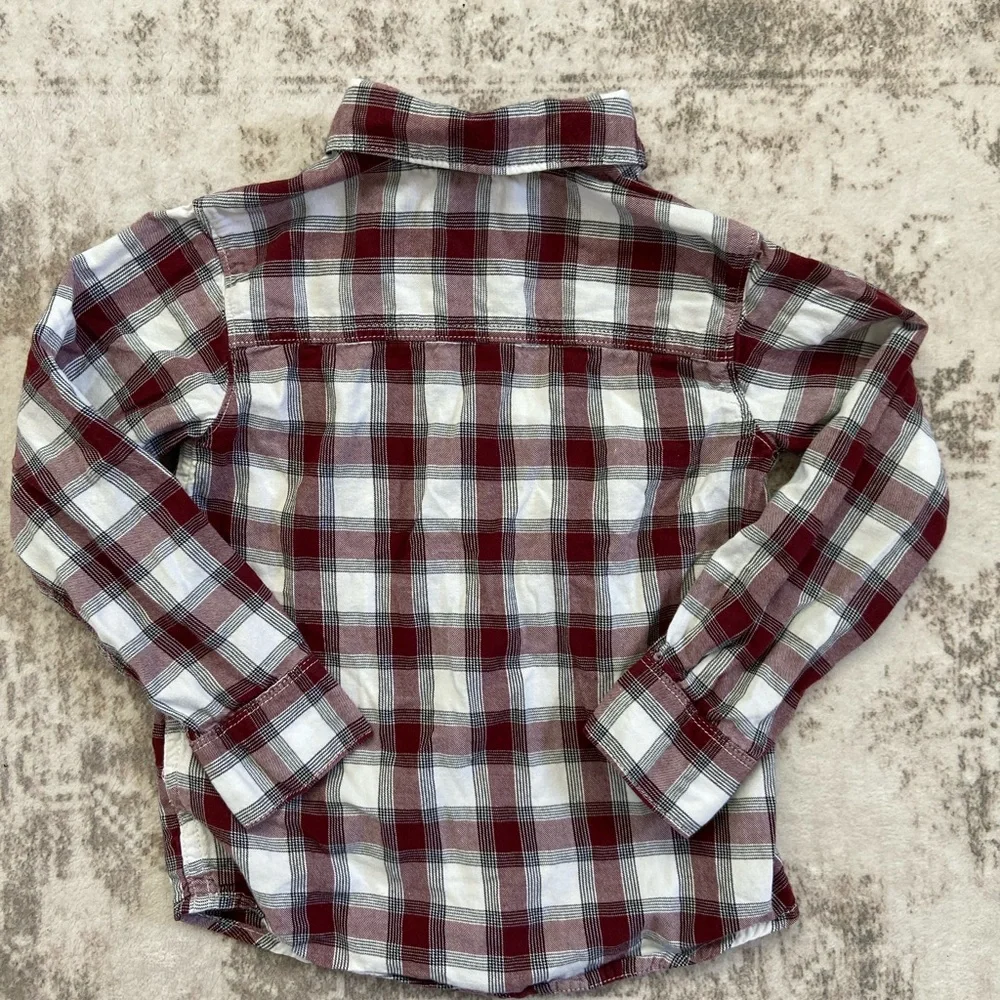 Carter's Size 5 Red‎ Plaid Kids Button Up Long Sleeved Shirt